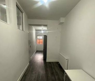 2 Bed Flat, Roman Road, E3 - Photo 6