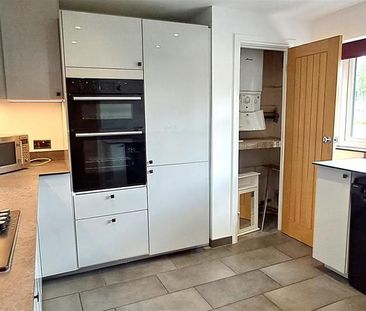 2 bedroom maisonette to rent - Photo 4