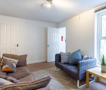 Room 1 - Photo 3