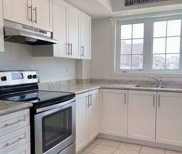 For Lease - 2376 Chevron Prince Path, Oshawa, Ontario - Photo 4