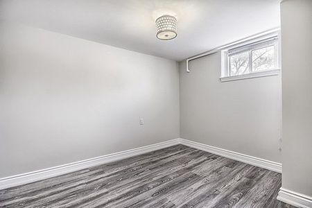 For Lease - 1 Napier Street, Barrie, Ontario - Photo 3