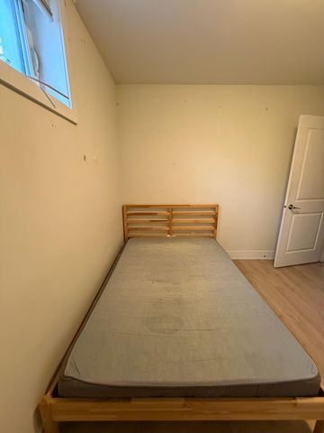 149 Henderson - Photo 2