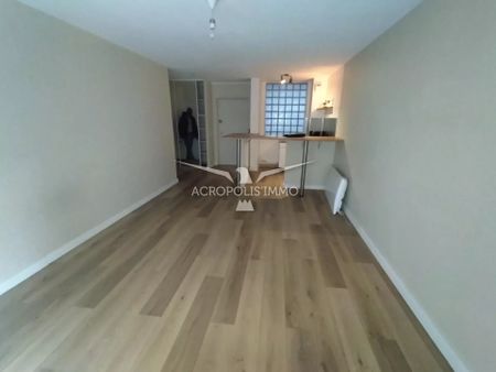 Location Appartement 2 pièces 44m² NICE 06300 - Photo 3