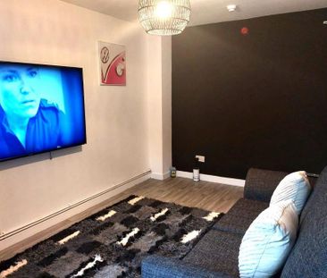 6 bedroom private hall to rent - Photo 2