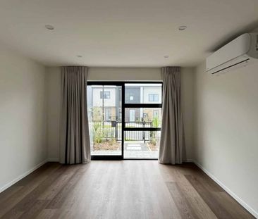 3 Bedrooms in Glen Eden - Photo 1