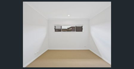 Near New Family Home Surrounded by Fabulous Outdoor Spaces in Harmony Estate. - Photo 5