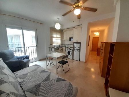 Alquiler de piso en Calle Refino - Foto 3