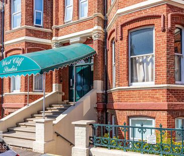 Studio to rent - Photo 2