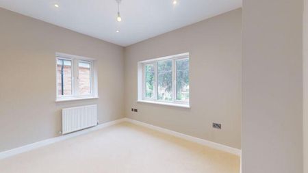4 bedroom detached house to rent - Photo 3
