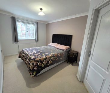 Gray Place, Wokingham Road, Bracknell, Berkshire, RG42 - Photo 4