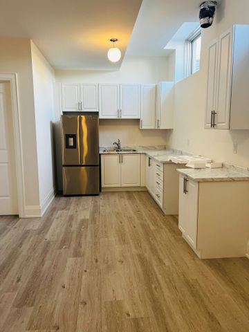 For Lease - 329 Woodgate Pines Drive, Vaughan, Ontario - Photo 3