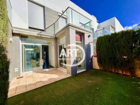 Alquiler de chalet adosado en Calle San Vicente Ferrer - Photo 4