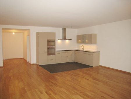 MODERNE UND CHARMANTE 2.5-ZIMMERWOHNUNG IM HERZEN VON BASEL - Photo 3