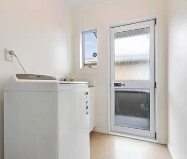 An attractive proposition in a coveted Peninsula position - Photo 2