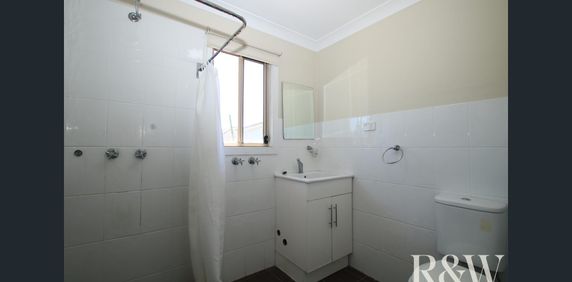 WELL PRESENTED GRANNY FLAT - Photo 2