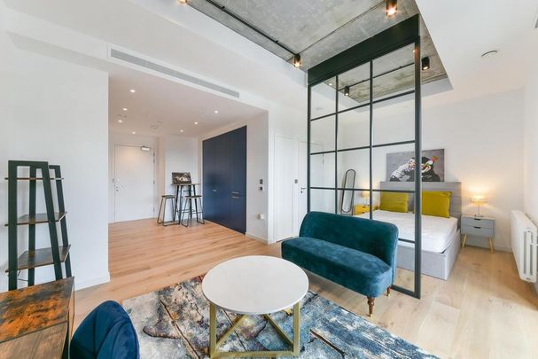 Studio to rent - Photo 1