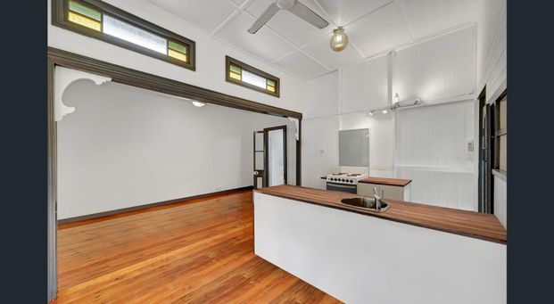 Charming Queensland Unit in West End - Photo 1