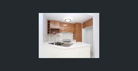 Contemporary Apartment - Secure Access - Photo 5