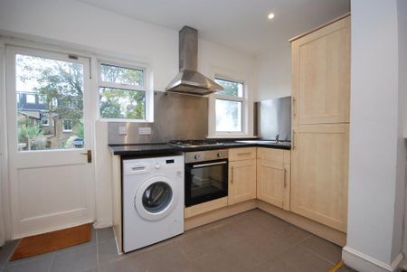 3 bedroom apartment to rent - Photo 4