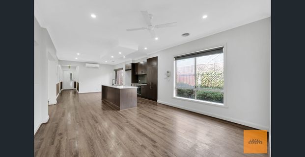 Comfortable living in quiet area! - Photo 1