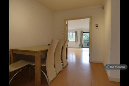 4 bedroom terraced house to rent - Photo 3