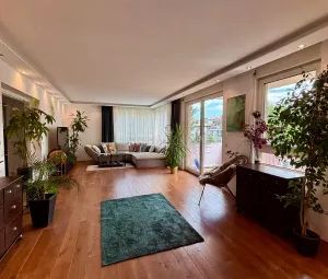 Großzügige 140 m² Wohnung mit 2 Balkonen, 2 Bädern und Blick ins Grüne in 1190 Wien - Photo 1