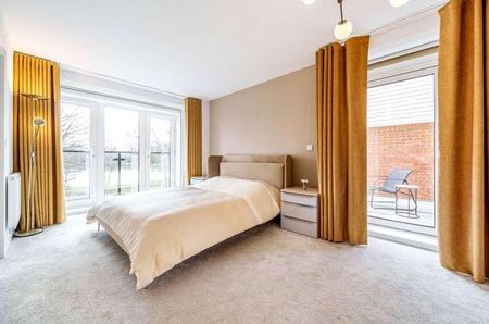 Lakeview Lane, Mytchett, Camberley, Surrey, GU16 - Photo 2