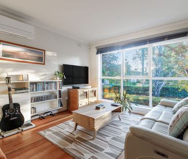 Perfectly Positioned, Light-Filled Home in the Heart of Canterbury - Photo 3