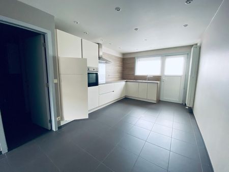 Ruim Duplex appartement in centrum Ieper - Photo 4