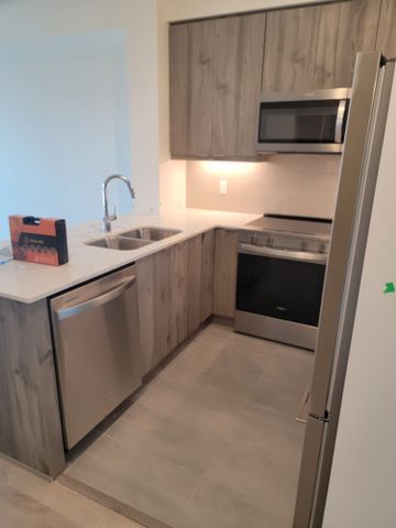 For Lease - 15 Watergarden Drive Unit# 1307, Mississauga, Ontario - Photo 4