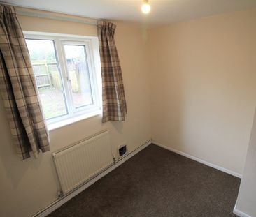 Bungalow to rent on - Photo 4