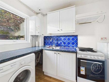 Peerless Drive, Harefield, Uxbridge, UB9 - Photo 3