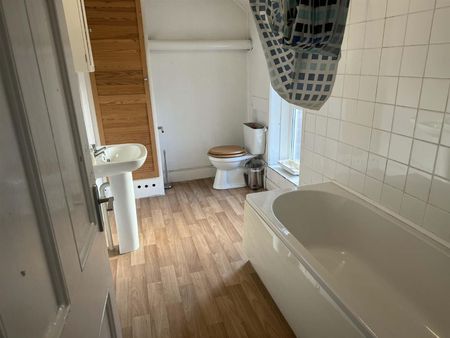 Chillingham Road, Newcastle upon Tyne - Photo 4