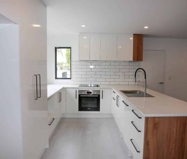 RICCARTON - 3 BEDROOM, 2 BATHROOM & SINGLE GARAGE - Photo 3