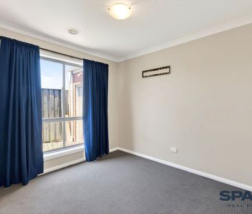 Stunning Family Home in Harkness - Photo 3