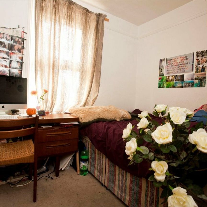 7 BED Student House - Osborne Road - Photo 1