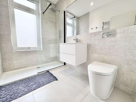 4 bedroom semi-detached house to rent - Photo 2