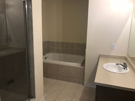 For Lease - 14 Sibbald Avenue, Markham, Ontario - Photo 4