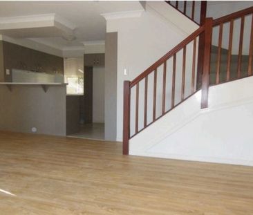 Modern Townhome conveniently located - Photo 5