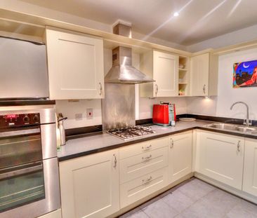 3 bedroom mid terraced house to rent - Photo 5