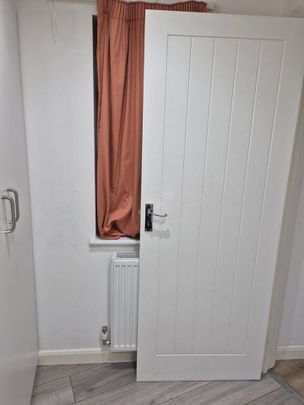 Room in a Shared Flat, The Fairway, HA0 - Photo 1