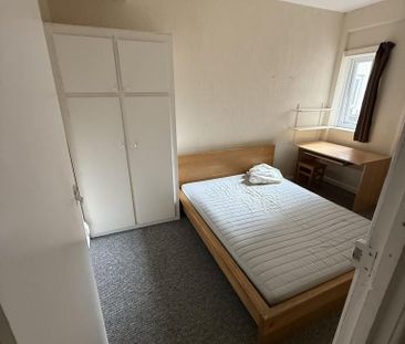 4 bedroom terraced house to rent - Photo 6