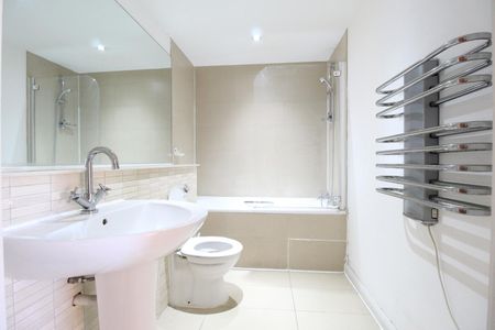1 Bed Flat, Icon Building, IG1 - Photo 5