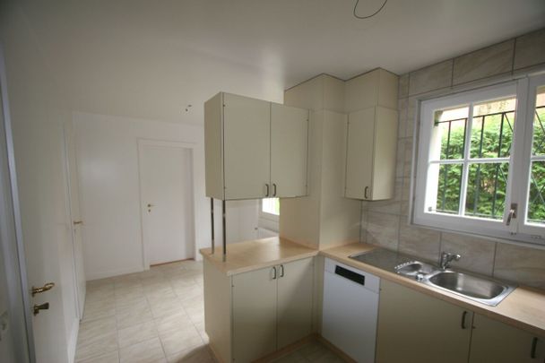 Appartement de 5 pièces au rez-de-chaussée avec jardin et terrasses - Photo 1