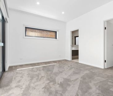 51A Furneaux Grove, - Photo 4