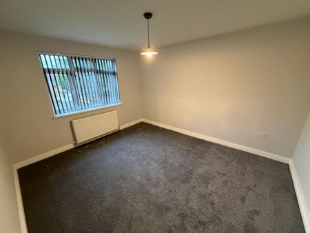 4 bedroom House To Let - Photo 3