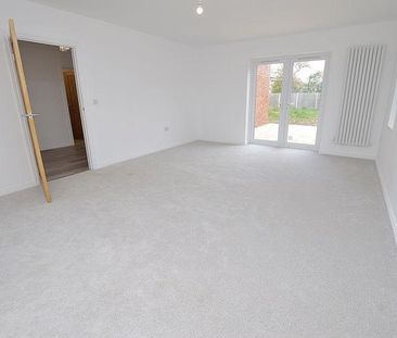 4 bedroom detached house to rent - Photo 1