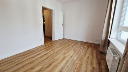 Dwa pokoje z 2 miejscami postojowymi i balkonem - Zdjęcie 2