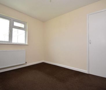 3 bedroom bungalow to rent - Photo 2