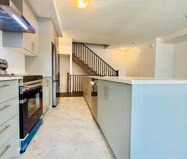 For Lease - 1229 Anthonia Trail, Oakville, Ontario - Photo 2